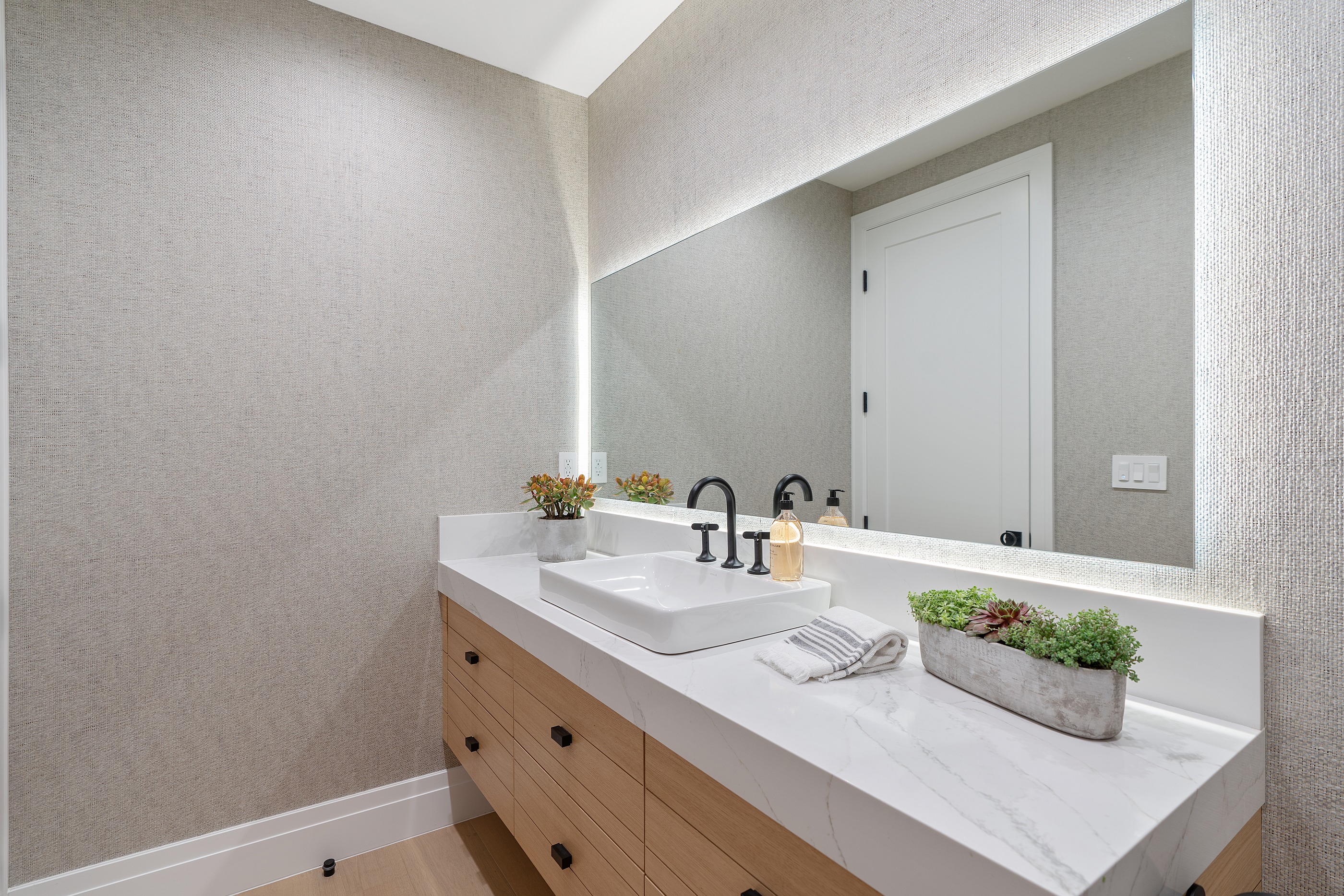 Stanwood Residence gallery image 3