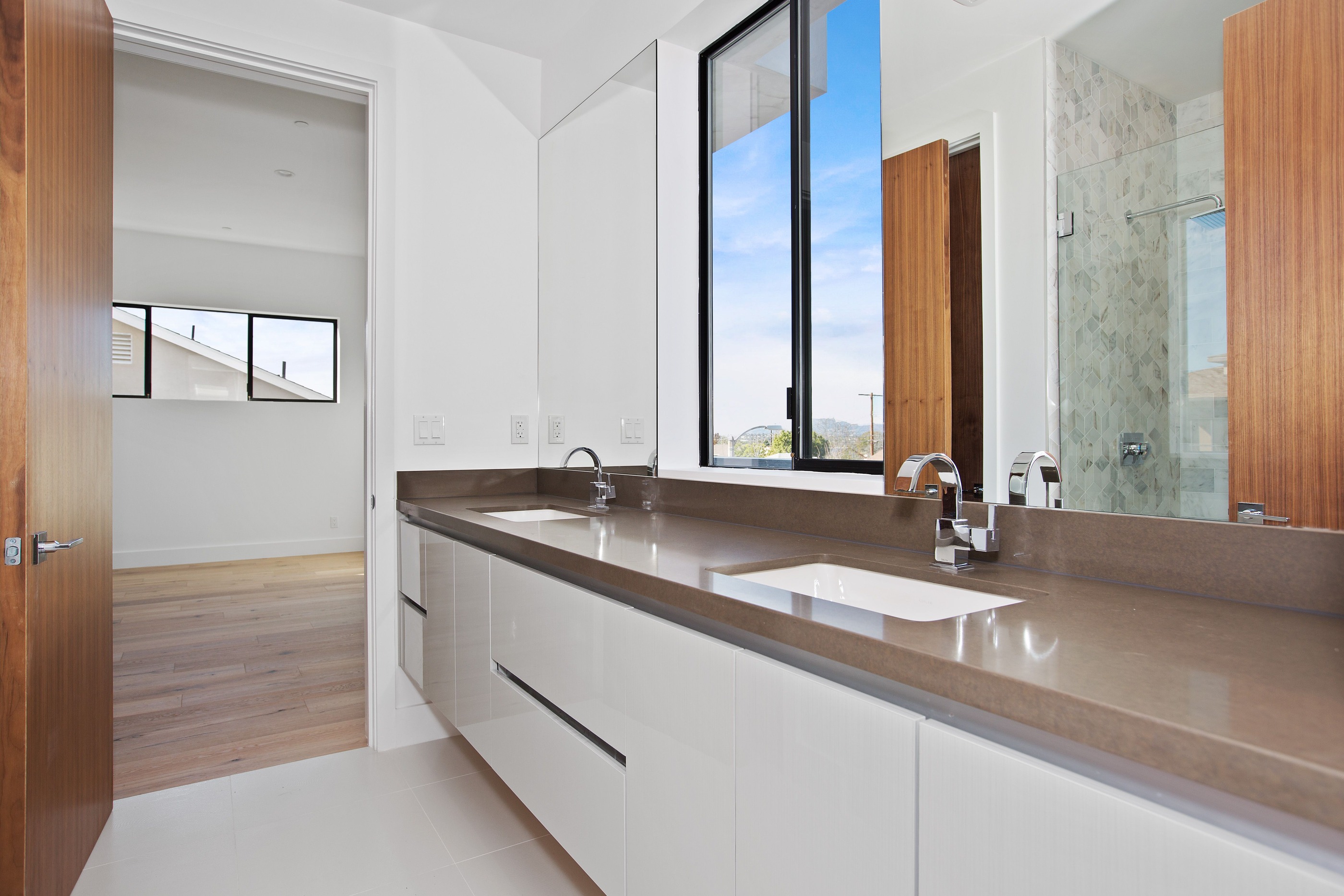 Whitburn Residence gallery image 3